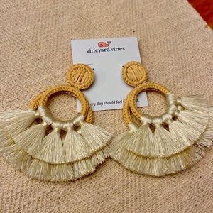 Vineyard vines - new earrings never worn